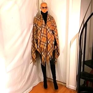 🔥 NWOT Worthington Multicolor Plaid Cape/Cover